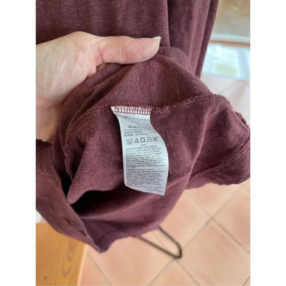 Banana Republic soft wash t-shirt, maroon, men’s large